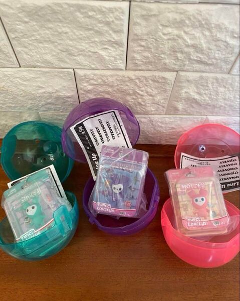 新品!TWICE LOVELYSブリスターマスコットチャーム ミサモ 匿名発送