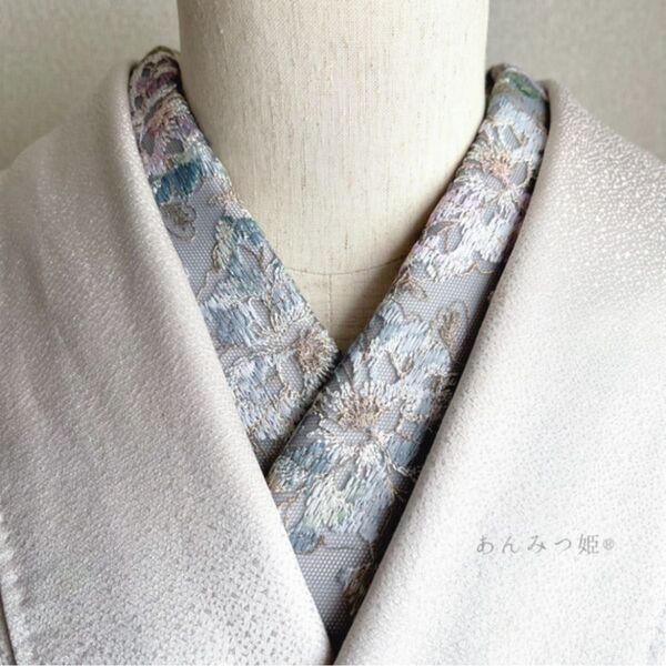 洗える刺繍半衿 銀灰色