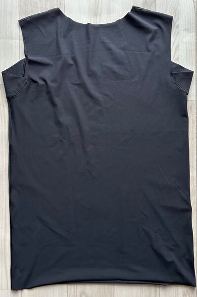 店頭&ネット完売品!Mサイズ!GU スタイルドライフリーカットワイドTノースリーブ 黒