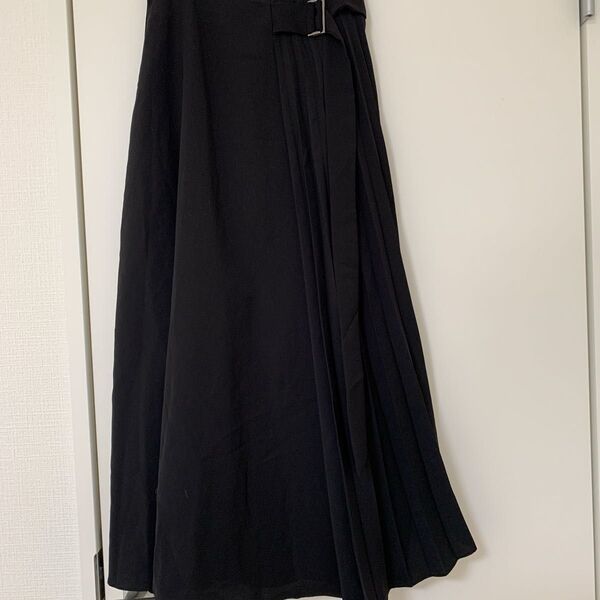 ロングスカート プリーツ入り