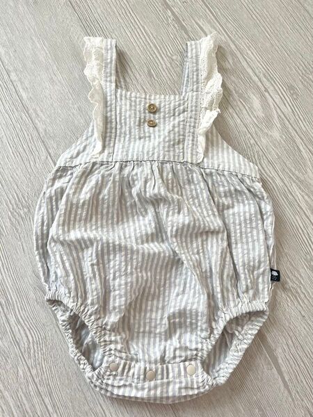 バースデイ フタフタ ストライプ柄 ロンパース 80 ベビー服 サロペット 女の子