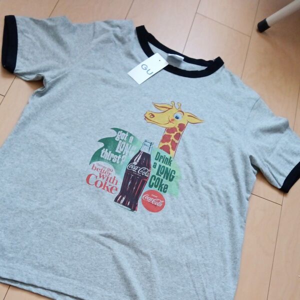 GU タグ付きコカ・コーラグラフィックTシャツ