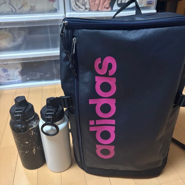 adidas 31L バックパック 水筒付き