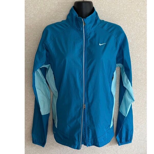 【SALE】 STORM-FIT JAKET NIKE WOMAN SIZE M