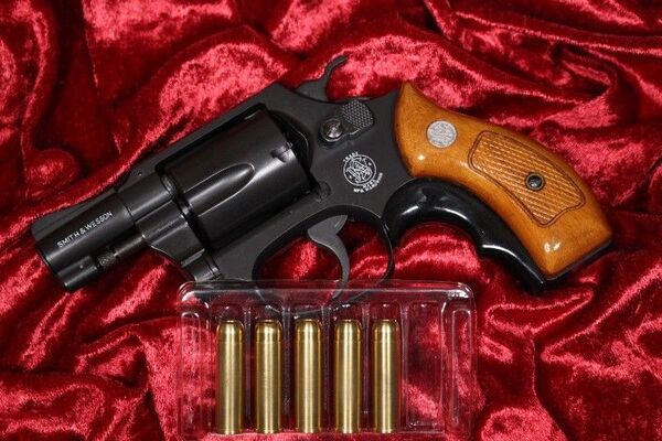 マルシン S&W M36 チーフスペシャル 2インチ メタルカートリッジ5発 木製グリップ グリップアダプター ガスリボルバー
