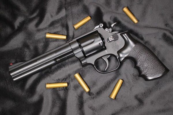 クラウンモデル S&W M586 BK マットブラックモデル 6インチ エアリボルバー エアガン 10才以上