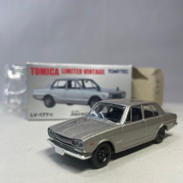 LV-177a スカイライン 2000GT-R 70年式 (銀) (1/64スケール トミカリミテッドヴィンテージ 289869)