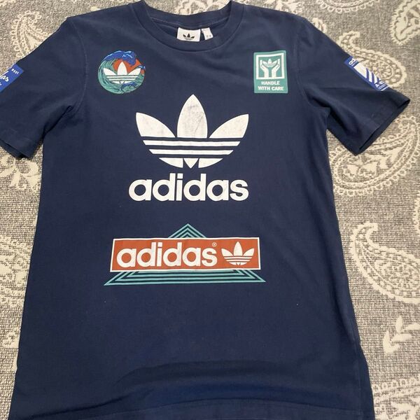 adidas Tシャツ 前プリント バッグプリント剥がれあり