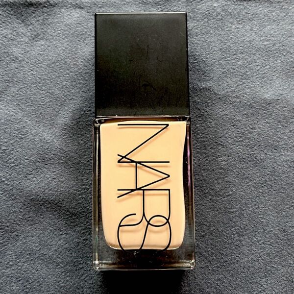 NARS ライトリフレクティング ファンデーション