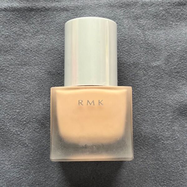 RMK リクイドファンデーション101