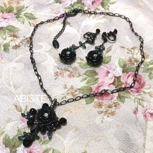ABISTEブラック黒 薔薇ネックレス&イヤリング ローズ ネックレス イヤリング アクセサリーSILVERパールセット ガンメタ