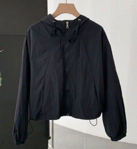 ショート丈フード付長袖パーカー無地黒XL ゆったりブルゾン UV薄手軽い 前開き羽織り ジップアップ ドロップショルダー