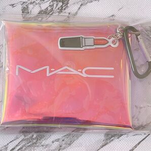 MAC チャーム付きポーチ