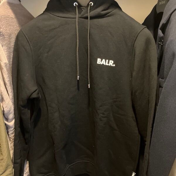 【タイムセール21時終了】【15時迄の購入で即日発送】 BALR. パーカー ブラック サイズxsですが日本サイズs〜m