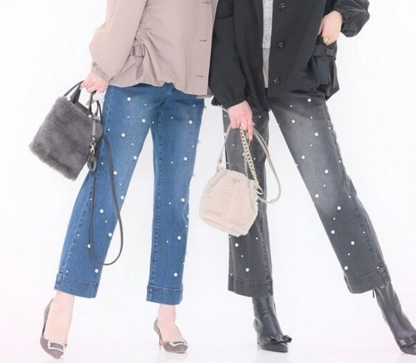 アンドラブ 華やかパールビジューのストレートワイドデニムパンツ