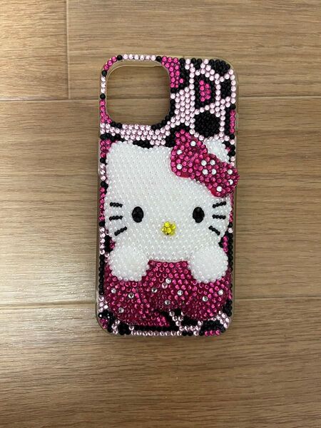iPhone15 キティちゃん デコケース