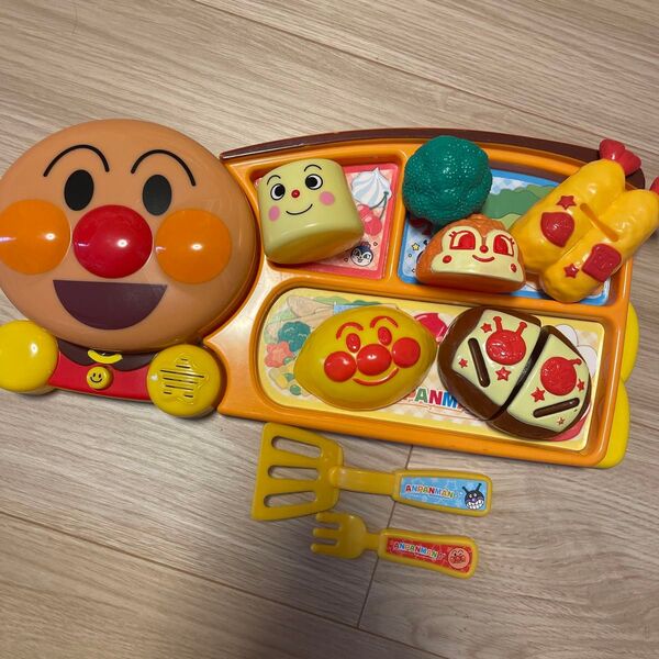 中古品☆アンパンマン ホットプレートでジュージュー!できたておこさまランチ