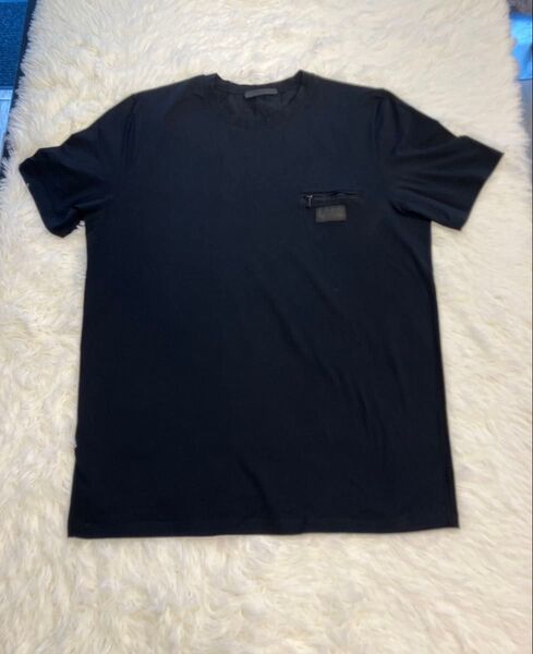 PRADA ブラックTシャツ ジッパーポケット付き XL