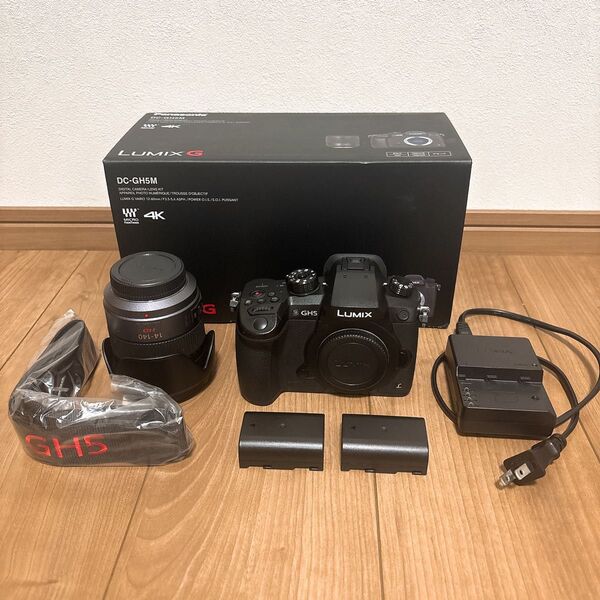 Panasonic LUMIX GH5本体・別売ズームレンズ(14-140mm)・追加バッテリー・箱付き