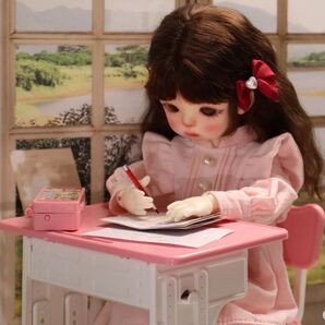 1/6 blythe 学校の机と椅子可動フィギュア用アクセサリー ミニチュア
