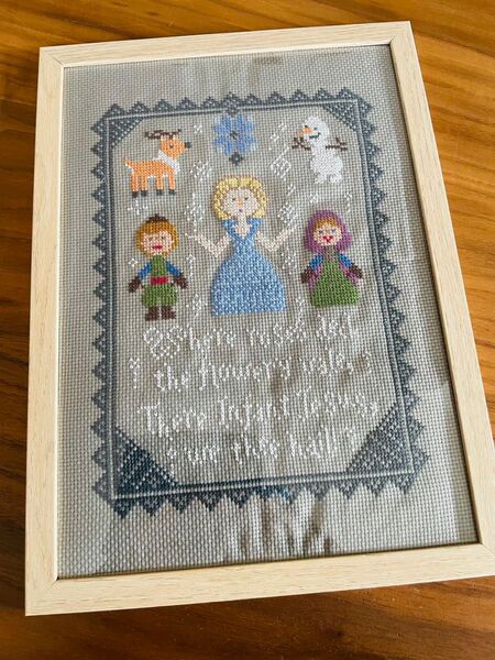 完成品 クロスステッチ アナと雪の女王 ハンドメイド クロスステッチ刺繍完成品 額入り フレーム入り クロスステッチ