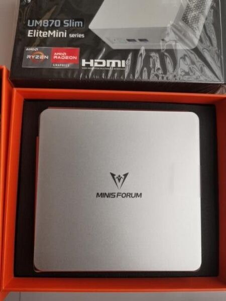 MINISFORUM UM870 Slim ミニpc AMD Ryzen 7 8745H
