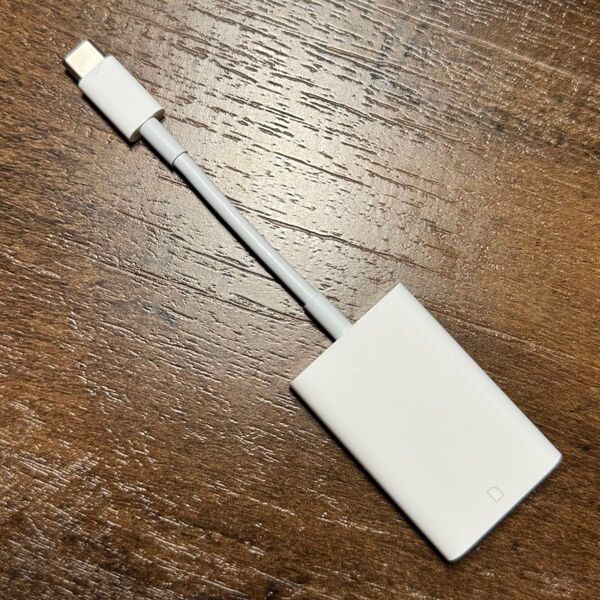 Apple USB-C SDカードリーダー A2082 純正品