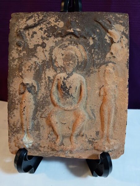 海外稀少レアアンティーク出土三尊仏造形美術赤褐色古代瓦縦20X横16X厚さ1、5センチサイズ当時物コレクション