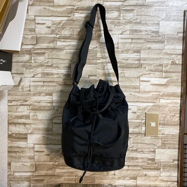 UNIQLO U バケット バッグ ラージ ブラック 2WAYタイプ ショルダー ナイロン巾着