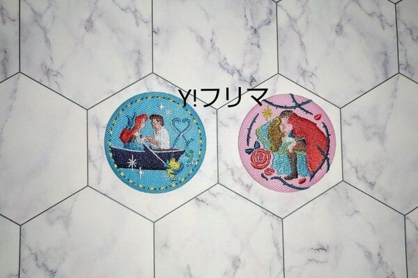 ディズニー Disney 刺繍缶バッジ BANDAI リトルマーメイド 眠れる森の美女 ディズニープリンセス 2個セット