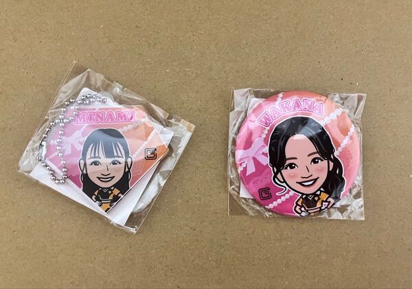 読売巨人軍(読売ジャイアンツ)マスコットガールヴィーナス(VENUS)ガチャ 缶バッジ&メタルキーホルダー2点 バラ売り不可