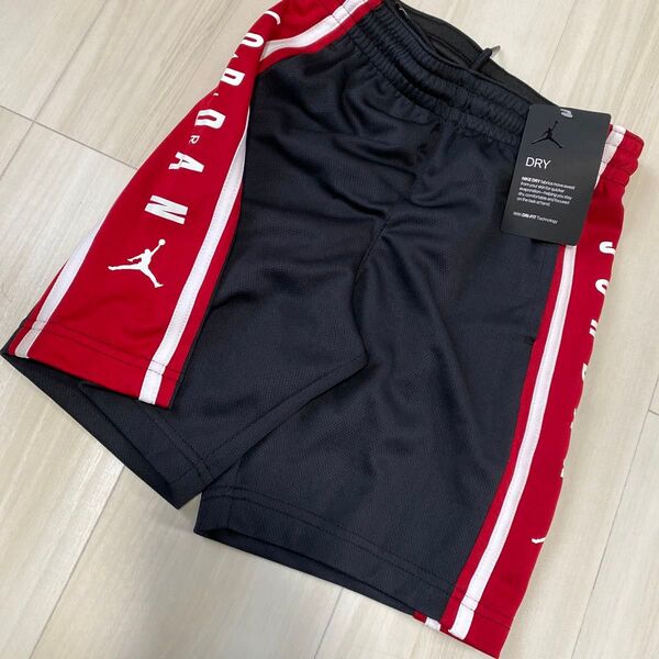 新品タグ付き ジョーダン ハーフパンツ