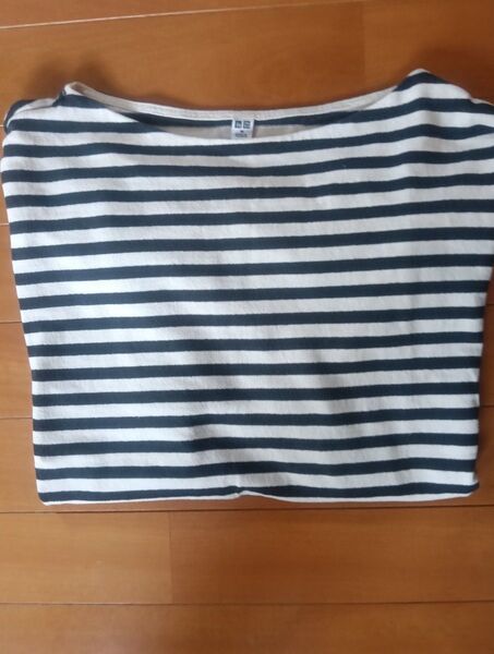ユニクロ ボーダー柄ボートネックTシャツ ネイビー×ホワイト