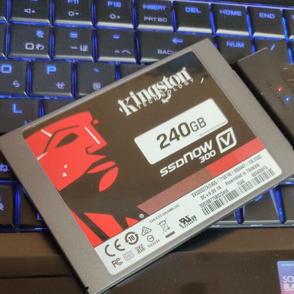 最終価格 KINGSTON SV300S37A240G 240GB MLC SSD 新品に近い。