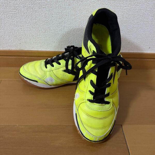 ケルメ フットサルシューズ