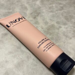 UNOVEアノブボリュームアップカーリングエッセンス