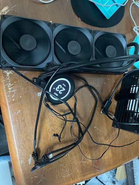 nzxt Z73 360簡易水冷 液晶付き