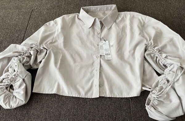 新品 ムルーア 袖シャーリングブラウス 長袖シャツ トップス