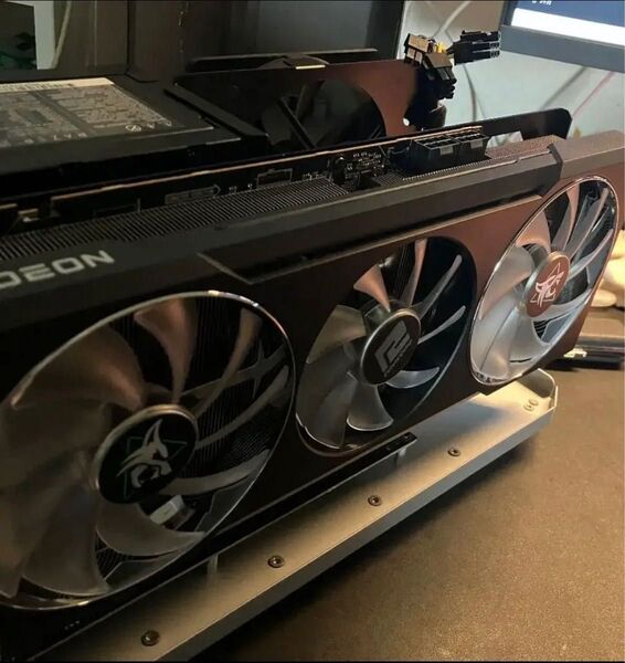 Hellhound AMD Radeon RX 6700XT