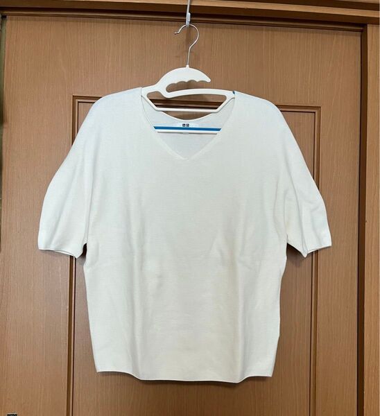 UNIQLO ユニクロ Vネックカットソー ニット 半袖 オフホワイト