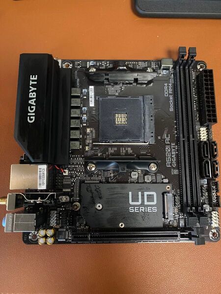 MINI ITX マザーボード AM4 GIGABYTE A520I