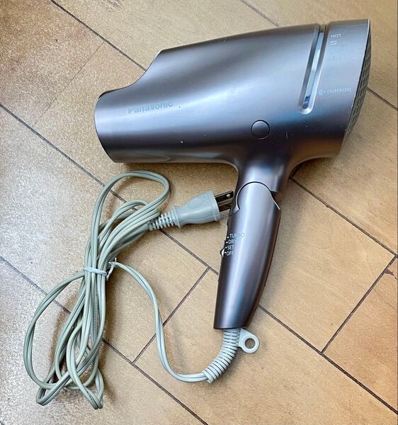 【送料込】(ジャンク品)Panasonic EH-CNA9A ヘアドライヤー