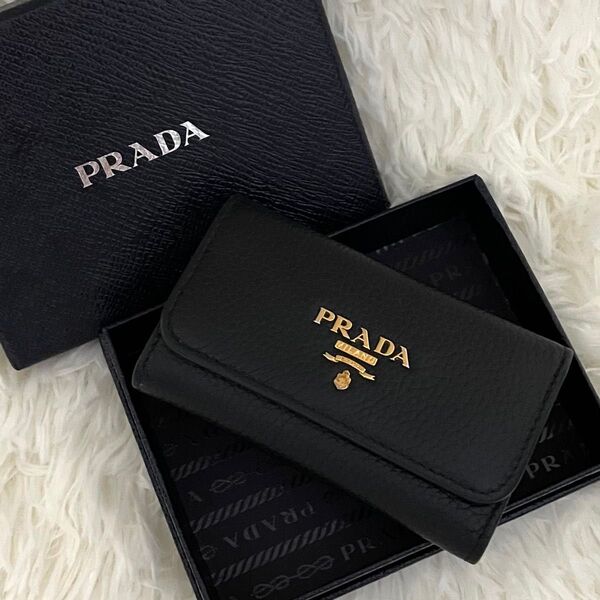 【美品】PRADA プラダ レザー 6連 キーケース ブラック系