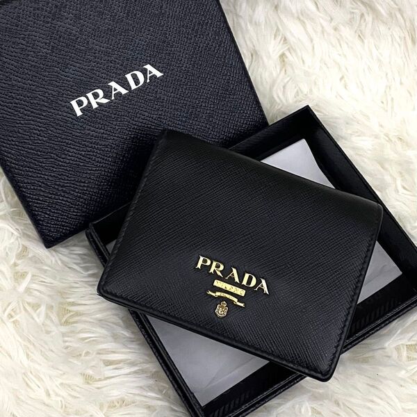 PRADA プラダ コンパクト二つ折り財布 箱付き