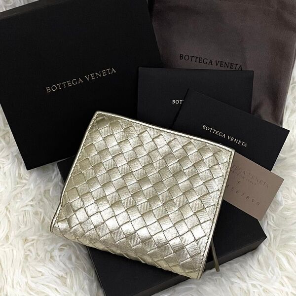 【美品】BOTTEGA VENETA ボッテガヴェネタ イントレチャート レザー 二つ折り 財布 ゴールド系