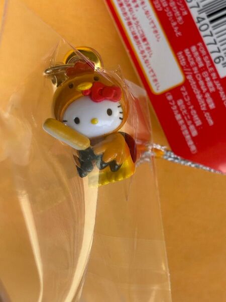 美品★レア★未使用品★秋田限定 比内鶏バージョン きりたんぽ ストラップ 寝付け★ご当地キティ ハローキティ★2005年 鈴 金色
