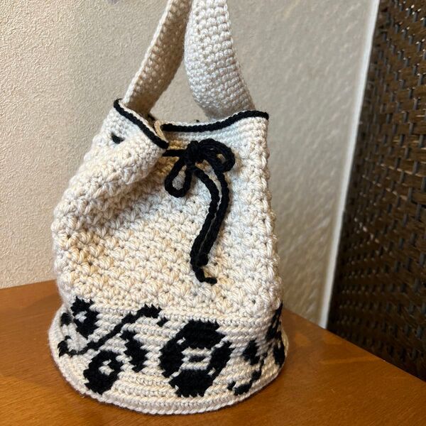 ハンドメイド ハンドバッグ ニットバッグ 花模様 トートバッグ 底マチバッグ