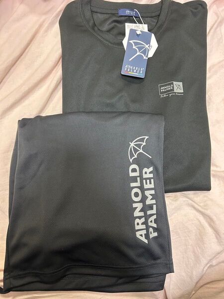 メンズ ARNOLD PALMER 上下セット LL サイズ 半袖丸首tシャツはブラック 未使用 ハーフパンツ はブルーグレー