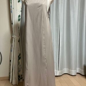新品未使用タグ付き レイカズン ベージュ スリット入り キャミワンピース F