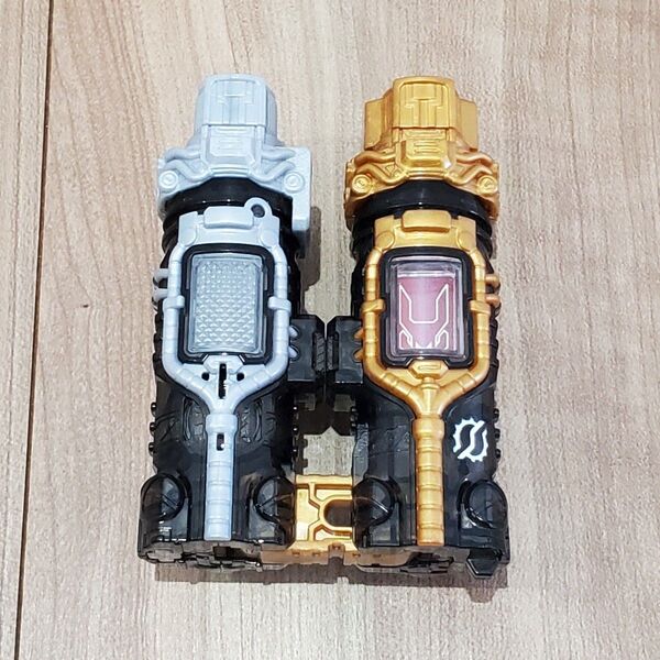 DXフルフルラビットタンクボトル ※電池蓋なし/仮面ライダービルド